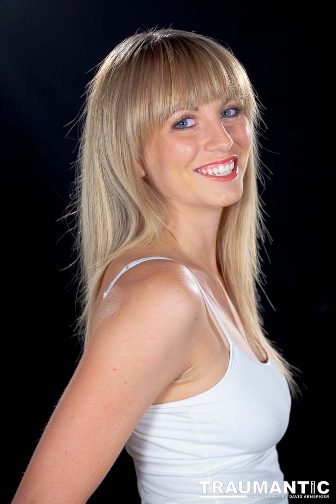 I met T'Lane through a session I shot for a friend of hers on Manhattan Beach. She was absolutely gorgeous and I was thrilled that she agreed to shoot with me.